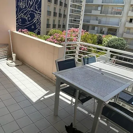 Tranquillo, Parcheggio, 150 Metri Dal Mare, Piscina