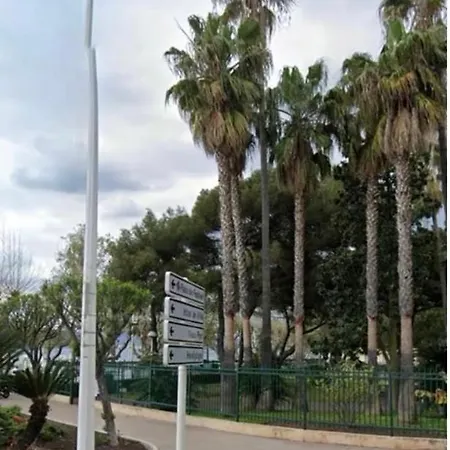 Tranquillo, Parcheggio, 150 Metri Dal Mare, Piscina